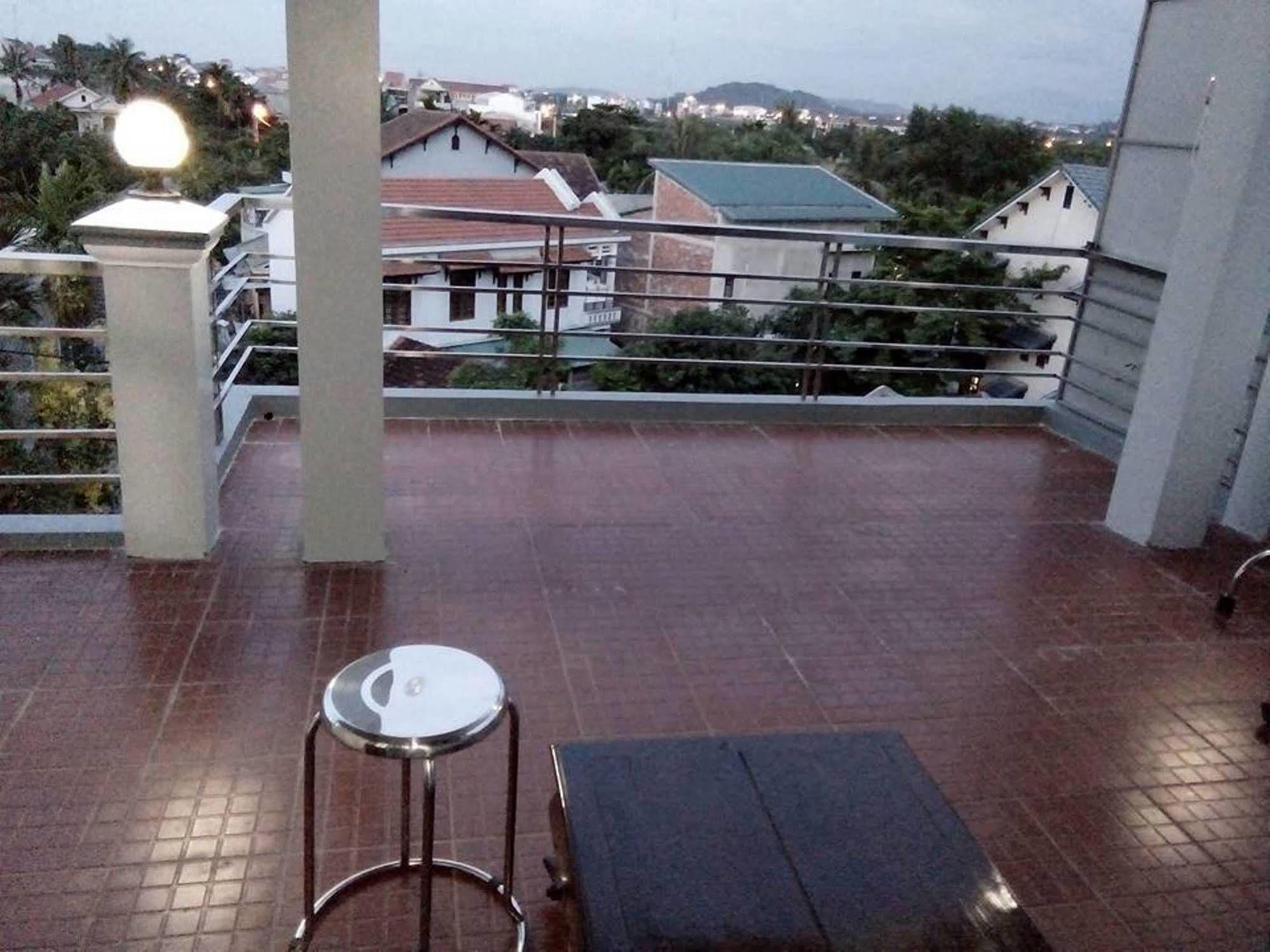 Rubis Hostel Hue Exterior photo