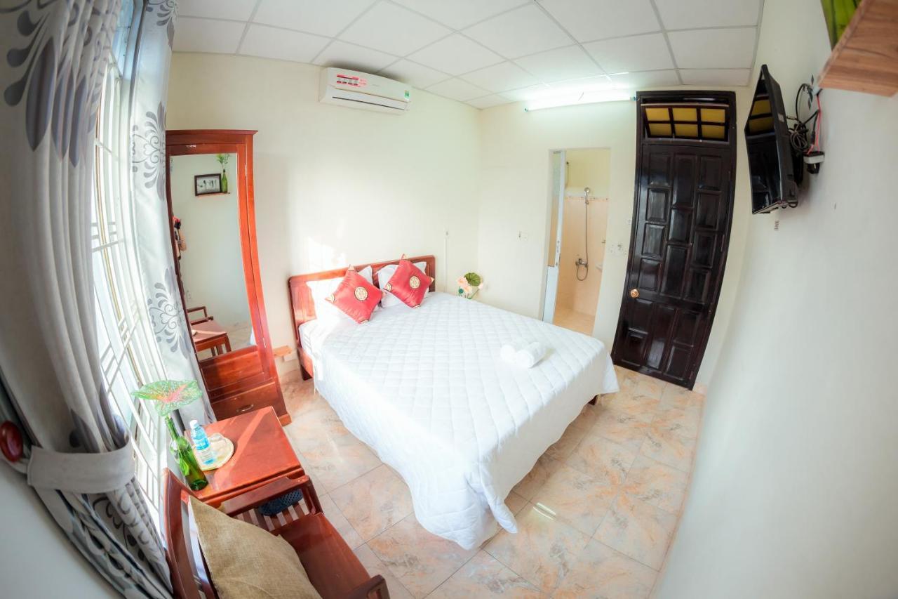 Rubis Hostel Hue Exterior photo