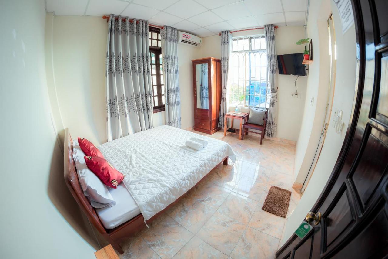 Rubis Hostel Hue Exterior photo